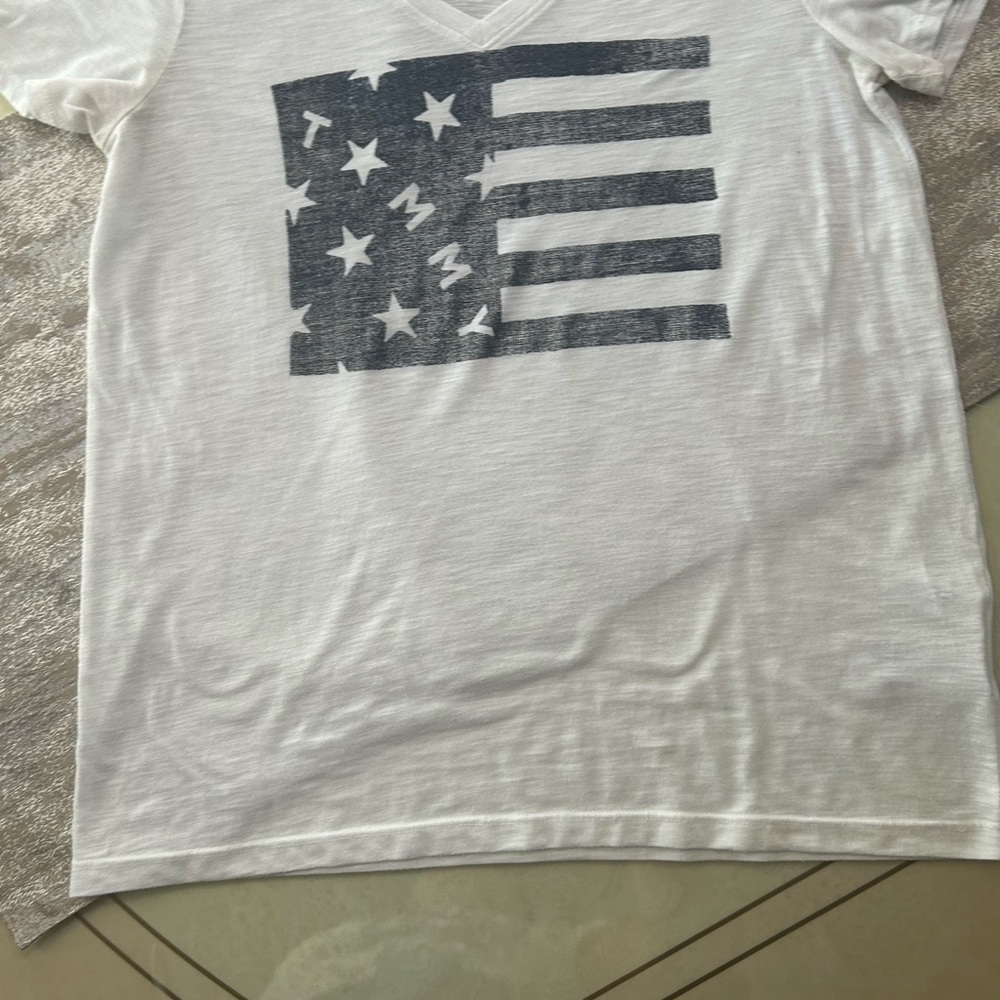 Tommy Hilfiger Women’s Tshirt - Picture 9 of 16